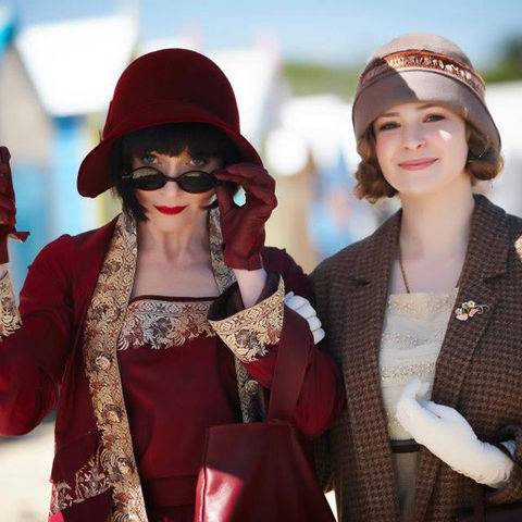 Eleganță, feminitate și glamour de anii 1920. Femeile veșnic tinere