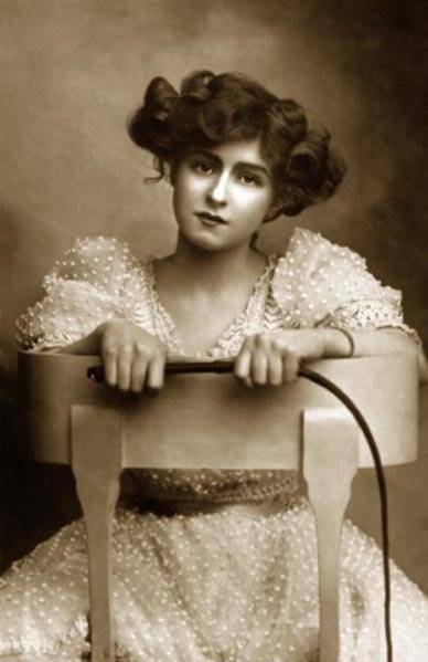 La Belle Époque 1890 - 1914 primii pași spre independență. Femei elegante și dornice de independență