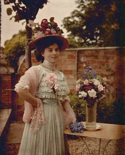 La Belle Époque 1890 - 1914 primii pași spre independență. Femei elegante și dornice de independență
