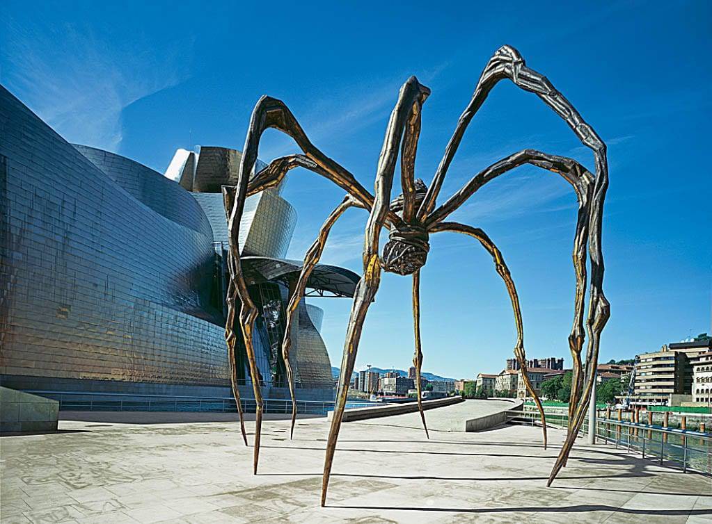 Păianjenul: un simbol al mamei lui Louise Bourgeois Păianjenul: un simbol al mamei lui Louise Bourgeois