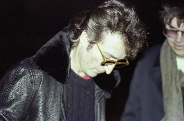 Lennon și Chapman