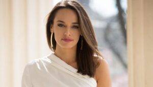 Andreea Raicu a fost surprinsă în casa unui bărbat celebru!