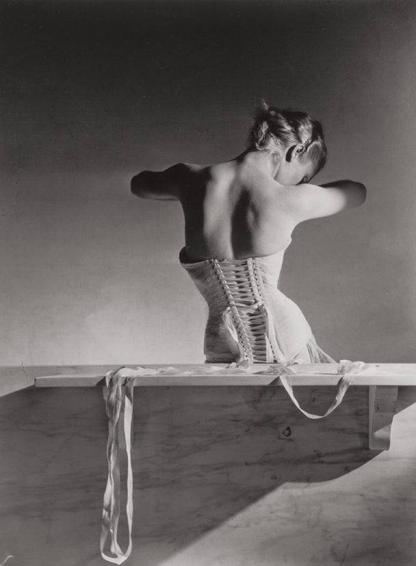 Arta privește cu alți ochi spre corpul uman. Fotografii nud celebre la licitațiile de artă