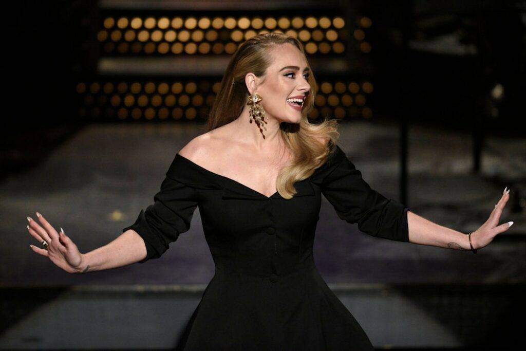 Adele se află din nou în centrul unui scandal din cauza unui discurs cu tentă sexuală