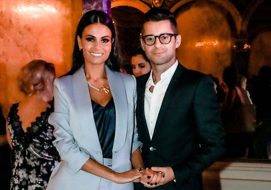 Așa a cucerit-o Adrian Sînă pe Anca Serea! Nu s-a lăsat până nu a obținut numărul ei de telefon