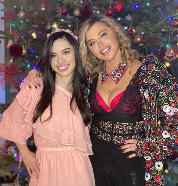 Loredana Groza se mândrește cu fiica ei! Elena este o domnișoară deosebit de frumoasă