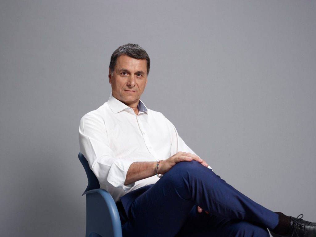 Care este povestea de viață a lui Bogdan Stanoevici? Cum a ajuns bărbatul să părăsească România ?