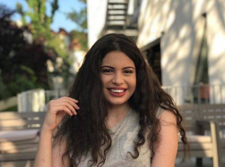 Ce mare s-a făcut fiica lui Cabral! Este o domnișoară deosebit de frumoasă