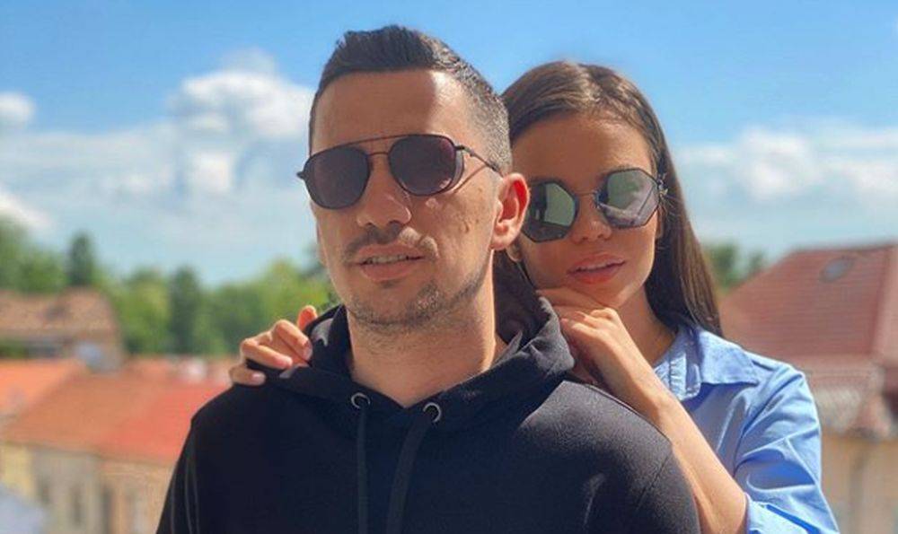 Flick și Denisa Hodișan sărbătoresc Ziua Îndrăgostiților departe de casă! Au plecat într-o vacanță romantică