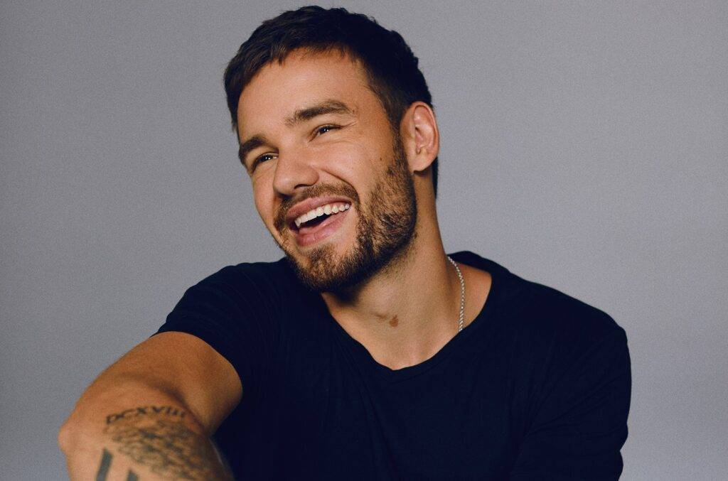Liam de la One Direction și logodnica sa au decis să o ia pe drumuri separate la un an de la logodnă