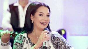 Astăzi este ziua de naștere a Angelei Rusu! Vedeta a împlinit azi frumoasa vârstă de 48 de ani