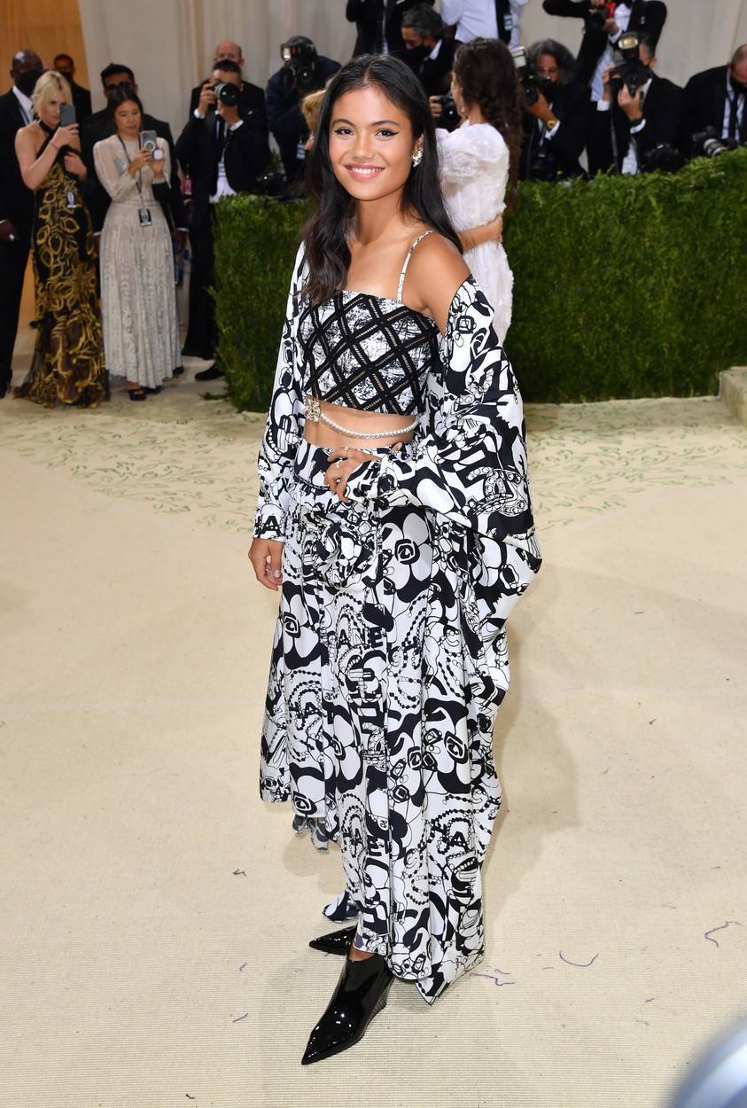 Emma Răducanu, de la US Open, direct pe covorul roșu de la Met Gala. Ce ținută a avut tânăra care a făcut istorie