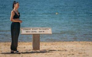 Amuleta se va juca într-un loc cu totul special - cel mai jos punct de pe Pământ - 398 metri, nivelul mării