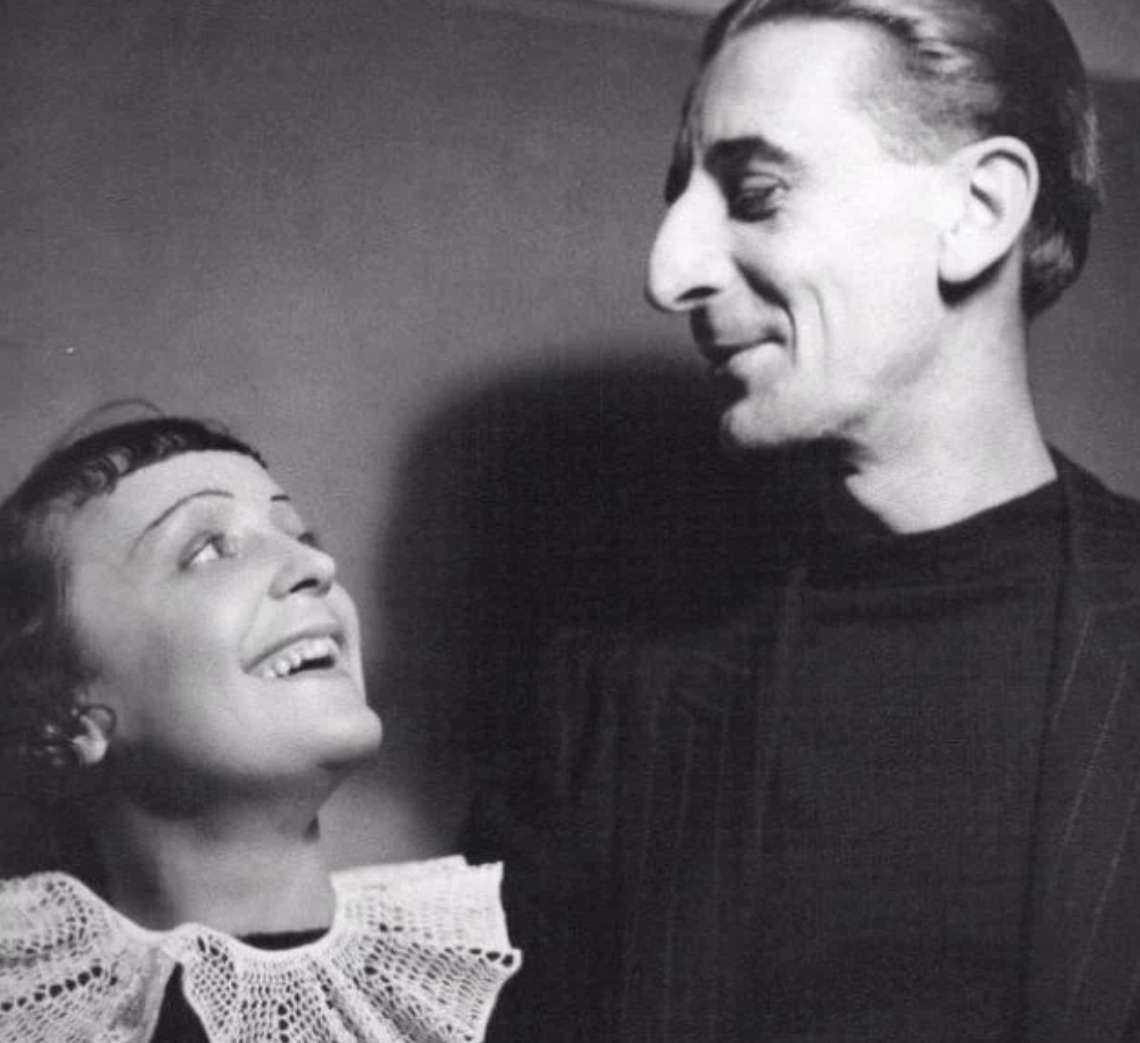 Édith Piaf, artista ce a revoluționat lumea muzicii francofone. Astăzi era ziua celei ce a consacrat genul „chanson”