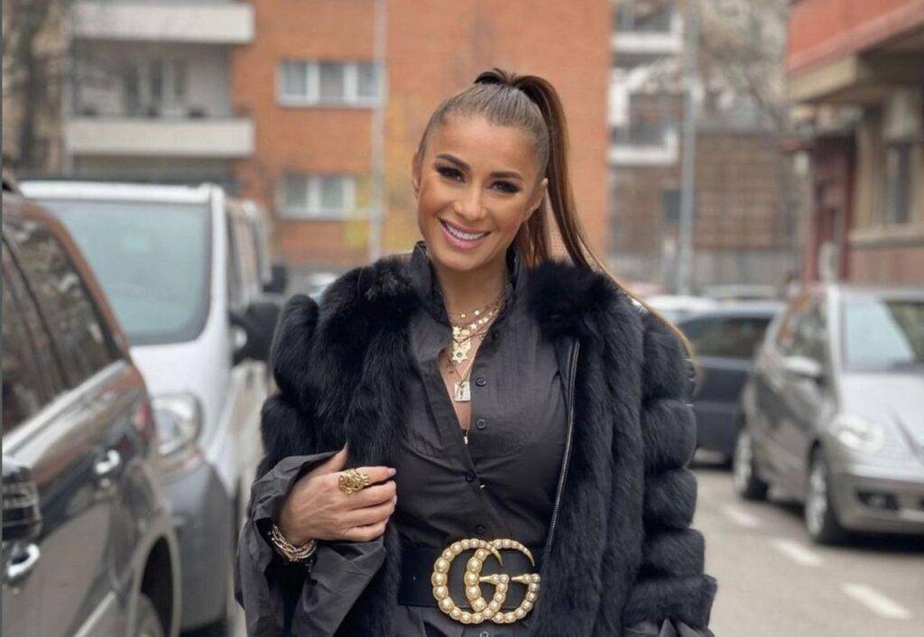 Anamaria Prodan își dorește neapărat o nepoțică. A început deja să-i cumpere hăinuțe