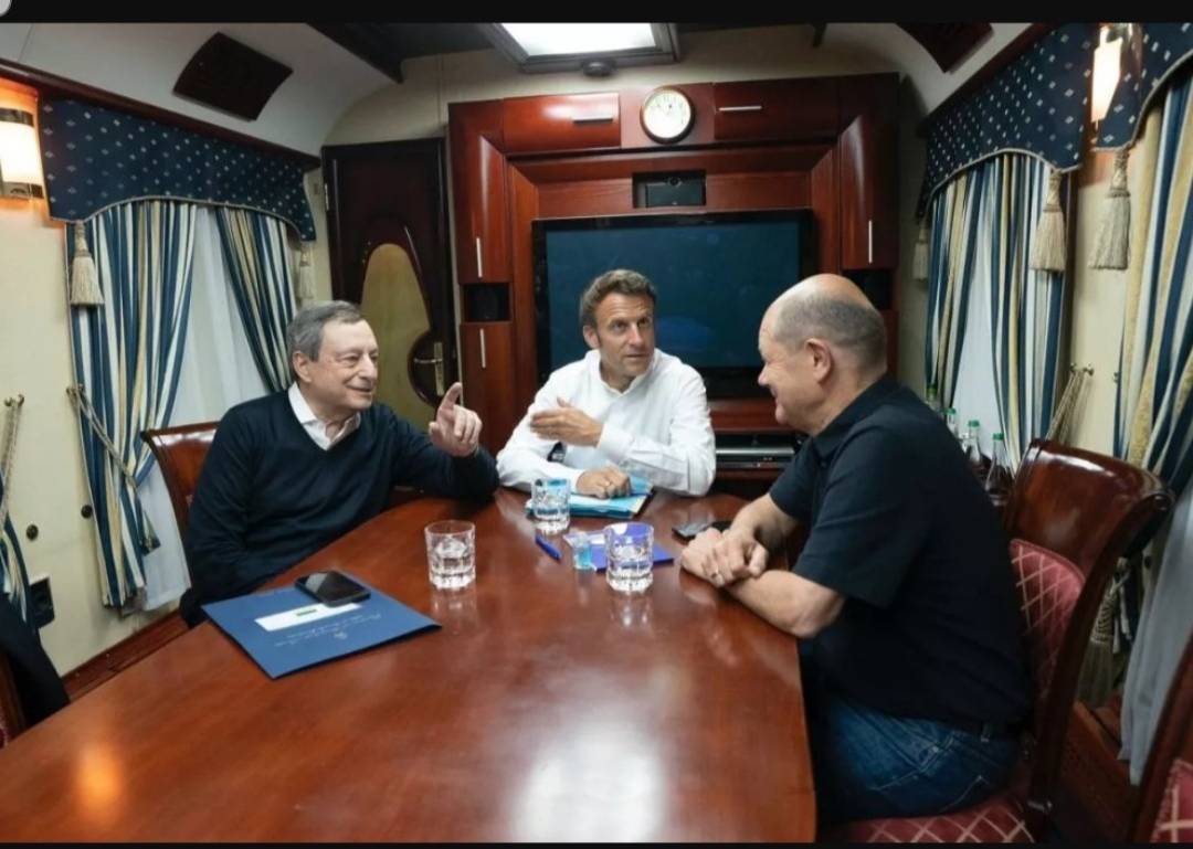 Emmanuel Macron, cancelarul german Olaf Scholz și premierul italian Mario Draghi.