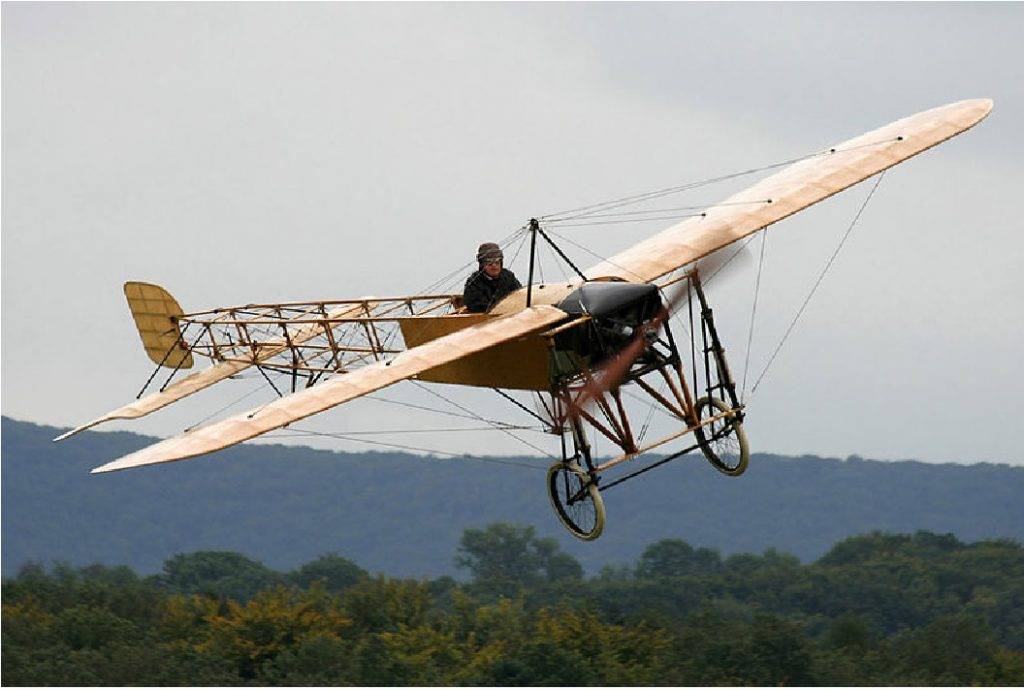 Prima călătorie aviatică modernă din istorie. Louis Blériot primul om care a zburat din Europa în Mare Britanie Prima călătorie aviatică modernă din istorie. Louis Blériot primul om care a zburat din Europa în Mare Britanie